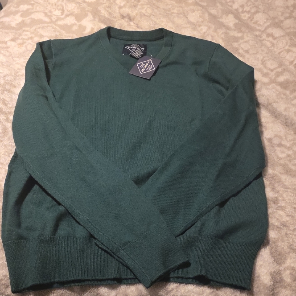 St. John's Bay V-Neck Sweater in Forest Green